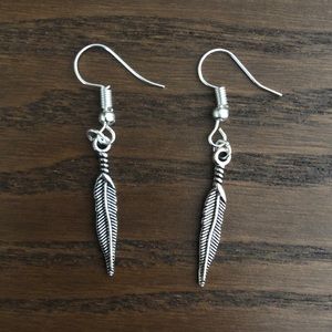 ‼️FREE boho hippie feather earrings